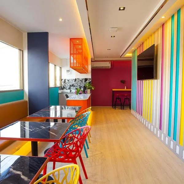 L MINITEL at Night Bazaar Chiangmai, hotel v destinaci Chiang Mai