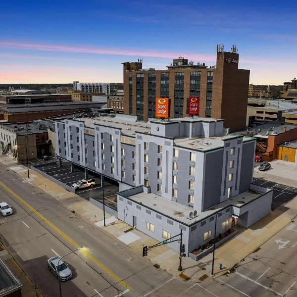 Econo Lodge Inn & Suites, hotel v destinaci Waterloo