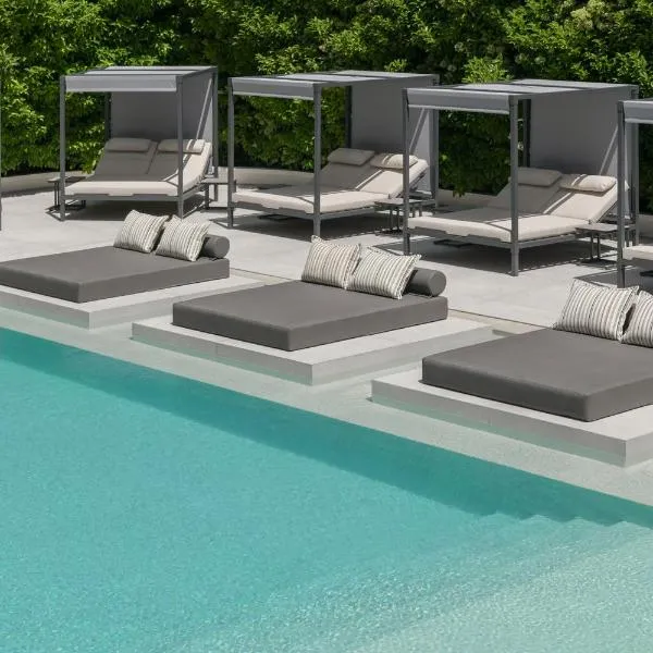 Blazer Suites Hotel, hotel in Athens