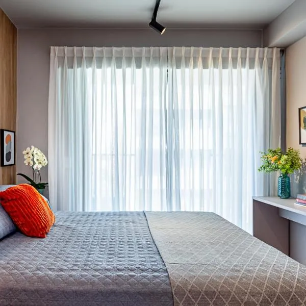 Studio Moderno com Piscina e Academia completa na Cobertura excelente espaço de Coworking Próximo ao Aeroporto de Congonhas e SP Expo, hotel em São Paulo