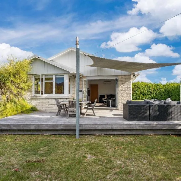 Boats n Brews، فندق في تاوبو