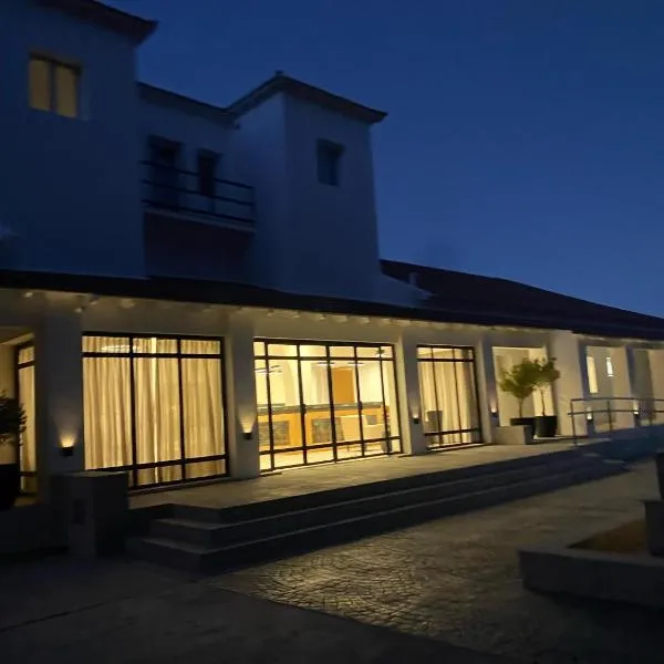 TERMAS PISMANTA Hotel & Spa, ξενοδοχείο σε Las Flores