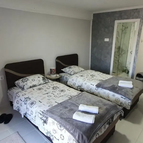 Cozzy apartment near the Aiport Podgorica, hotel v destinaci Podgorica