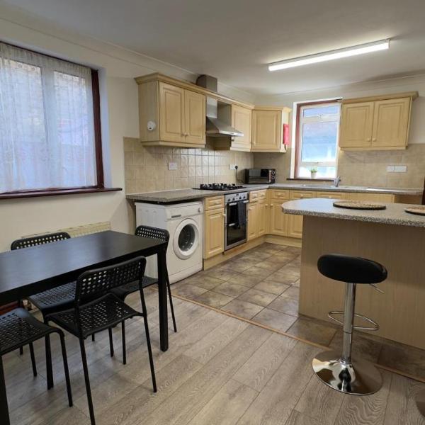 25 Minutes to Central London Rooms 35, London