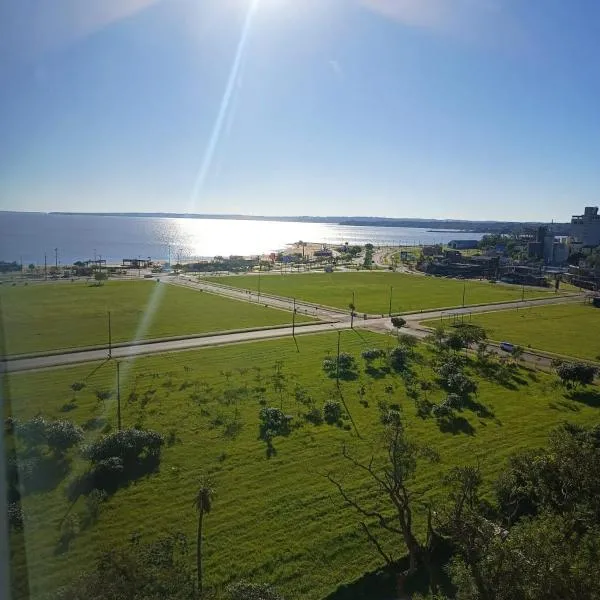 Beachfront apartment Encarnacion, hotel en Encarnación