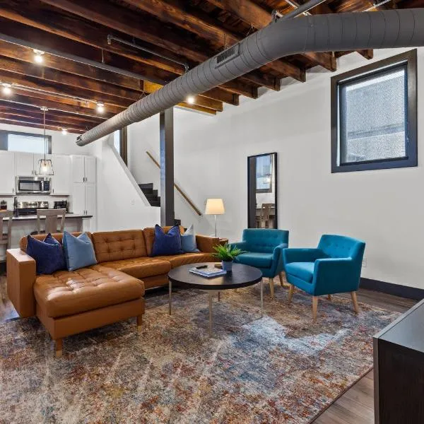 Riverfront Loft-Private Roof Deck-Parking-P204, hotel v destinaci Saint Louis