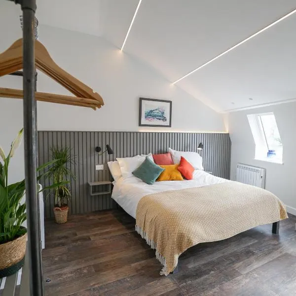 Sgwâr, Hotel in Menai Bridge