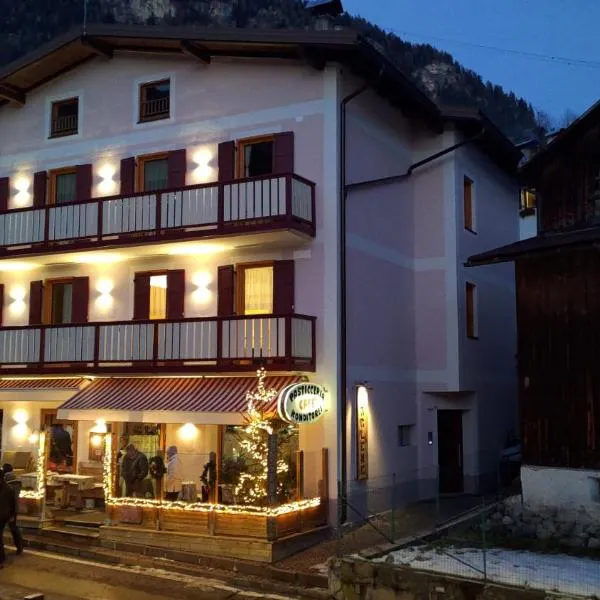 Cesa Do Ruf eurochalet, hotel v Campitello di Fassa