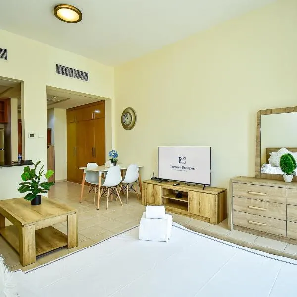 Luxury Escapes - Tranquil Retreat - Studio Apts near Metro and Mall - Discovery Gardens - SHAR & MCL, hotel a Dubai