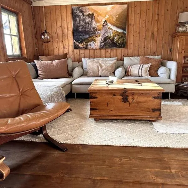 Spacious 3 bedroom Chalet near Flims, hotel v destinaci Trin
