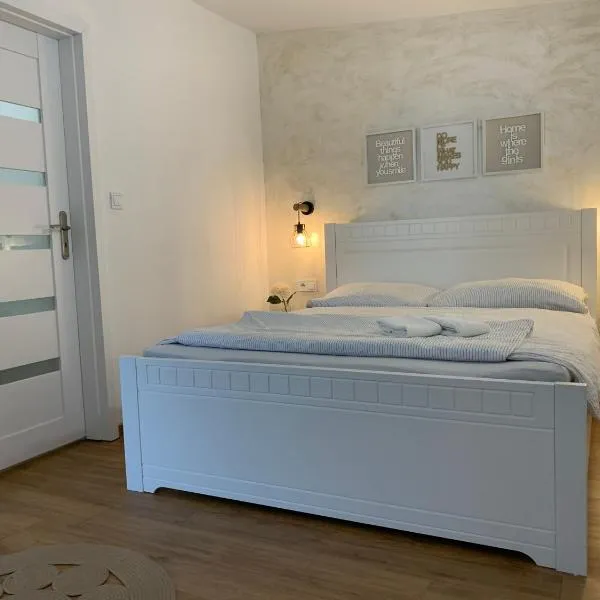 Apartmány ZELENÝ DOM, ξενοδοχείο σε Podhajska