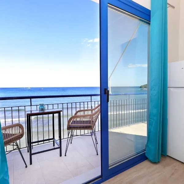 Niko's Beach Suites No1, hotel v destinaci Agia Marina Aegina