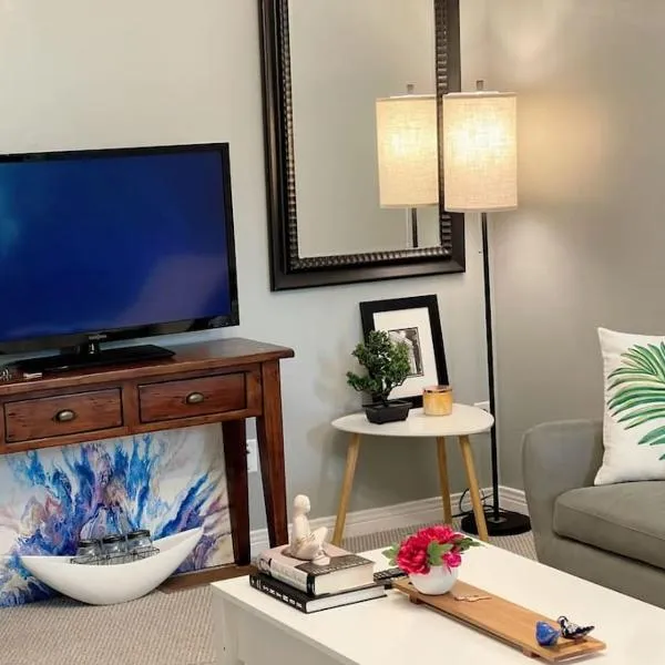 Superb Spacious Loft Old Toronto near Distillery District, hotel in Toronto