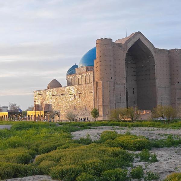 Turkistanapart, Tridtsatʼ Let Kazakhstana