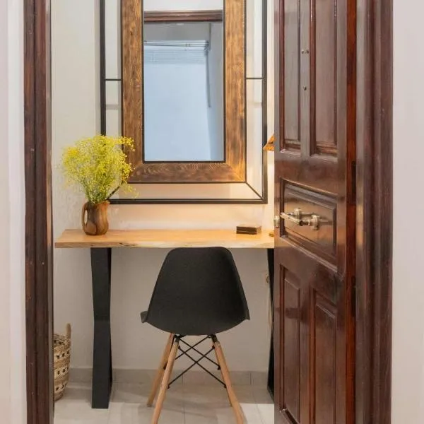 Cloe Corfu Airport Apartment, hotel em Anemómylos