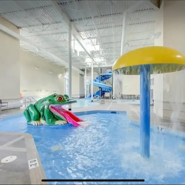 Cozy One Bedroom Condo with Indoor Pool and HotTub, ξενοδοχείο στο Κάνμορ