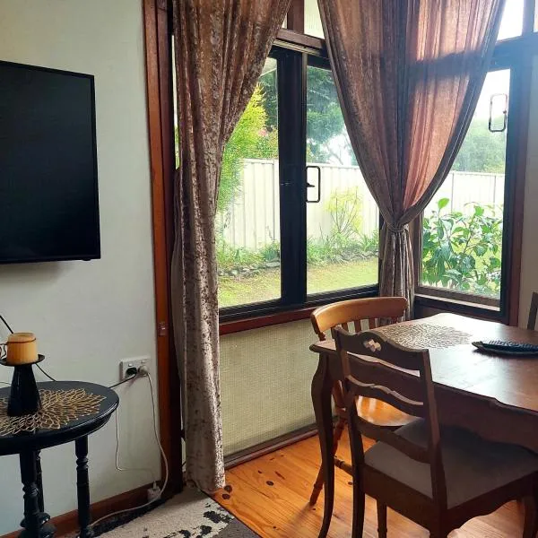 Front Apartment at the Cottage- 2 bedrooms - Geneva in Kyogle, hotel v destinaci Kyogle