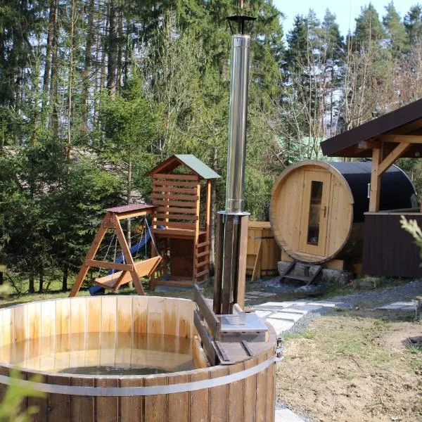 Chata na Orave so saunou a kúpacou kaďou, hotel in Námestovo