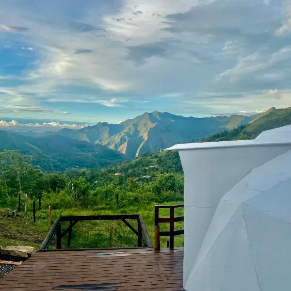 GLAMPING ASTRODOME EN PACHO, hotel v destinaci Pacho