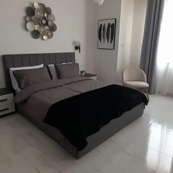 Coral Reef Apartments, hotel in St Paul's Bay