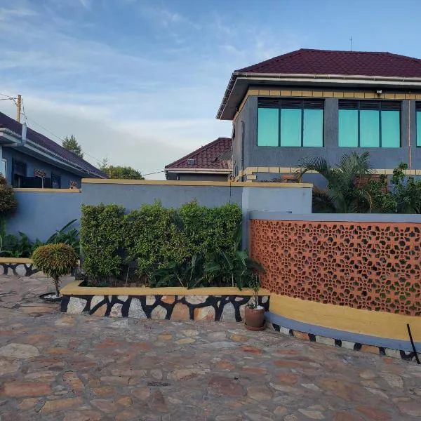 Alice Gardens & Campsite, hotell sihtkohas Entebbe