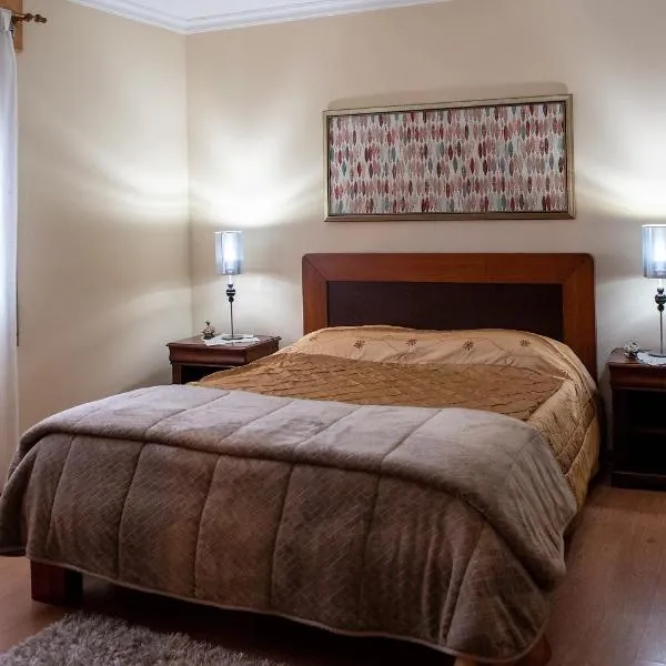 Casa Espaçosa perto de Angra, hôtel à Angra do Heroísmo