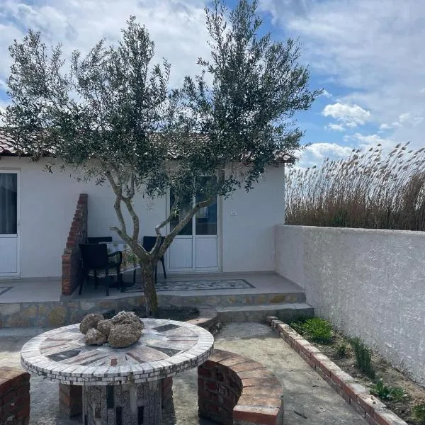 Diarla's Home 4, hotell i Darëzeza e Re