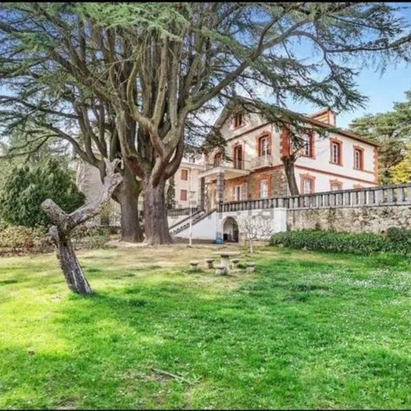 Acogedor chalet en la Sierra, hotel in Cercedilla