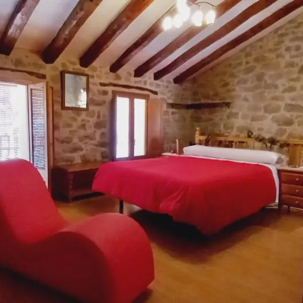 Casa rural la Posada ,Terra Alta, Matarraña, hotel in Caseras