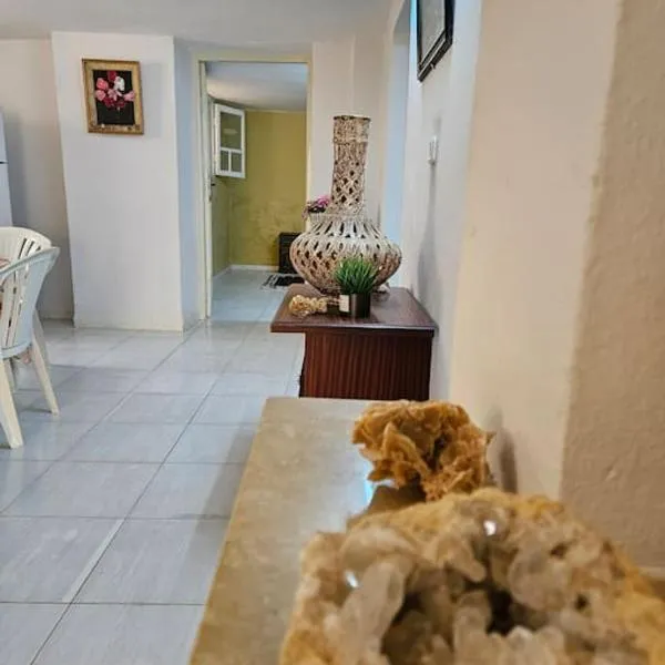 Hadhri Appartement, hotel v destinaci Tozeur