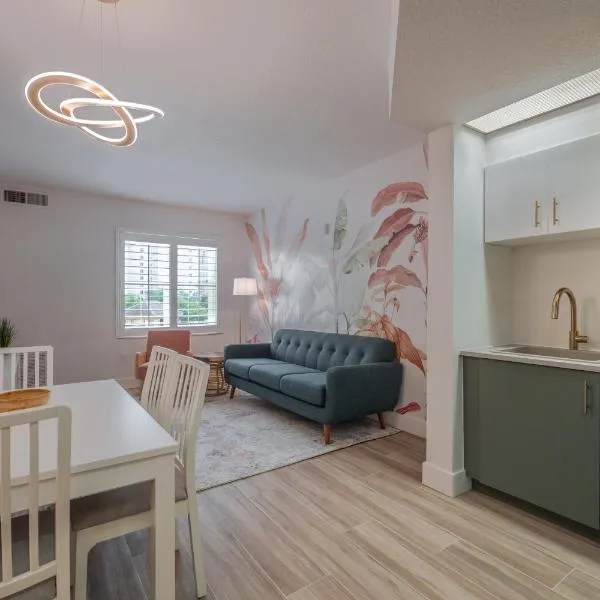 Pool view apartment near Epic Universe and Universal Studios, hotel in Orlando