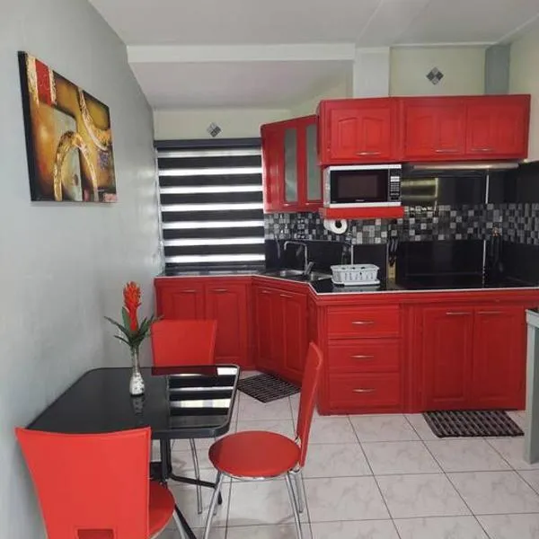 Gated Riverside Studio Apartment, hotel en San Juan