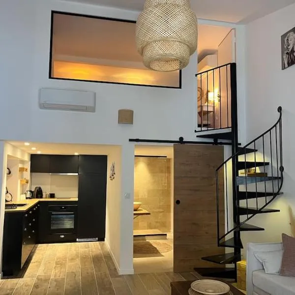 Duplex chaleureux et élégant à deux pas de la mer, hôtel à Marseille