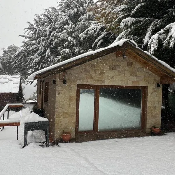 Casa a metros del lago Gutiérrez, hotel in San Carlos de Bariloche