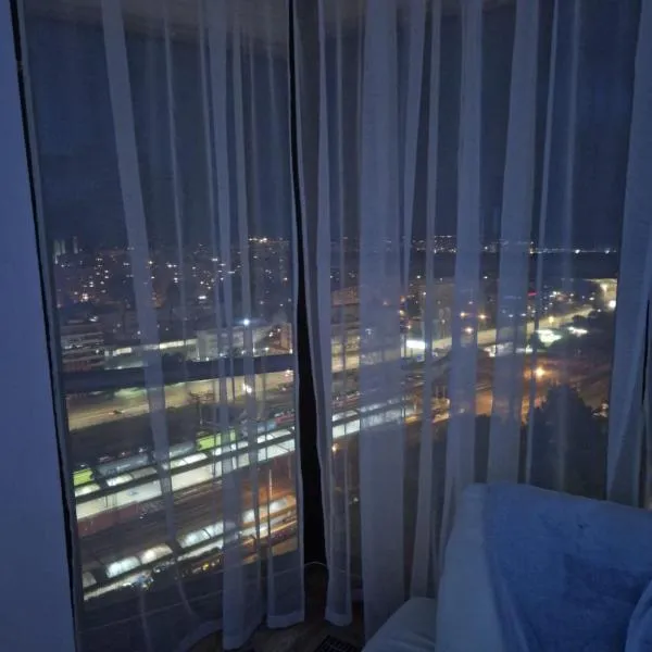 apartmán 21-th floor Bratislava Petrzalka (building Vienna Gate), hotel in Bratislava