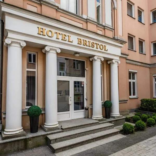 Hotel Bristol, מלון בקיילצה