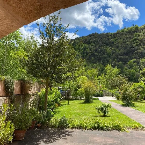 Picos de Europa Suites and Rooms, hotel en Turieno