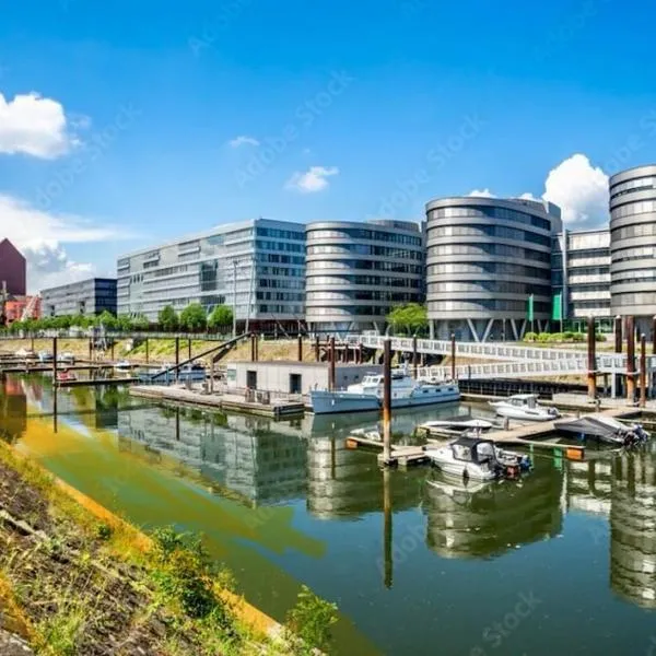 Duisburg में, होटल OnThePoint, Erdgeschoss, Abstellplatz für Fahrräder, City und Innenhafen 5 Gehminuten!!!