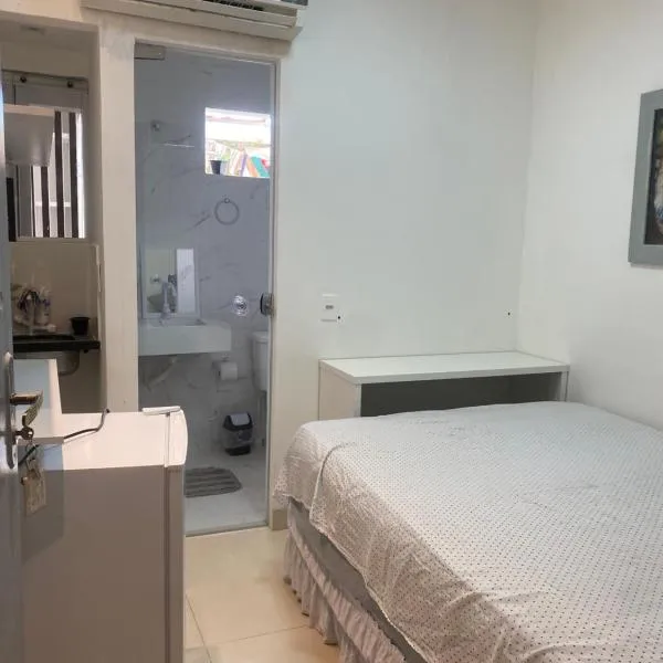 Suítes flat mobiliados com área de lazer picina, hôtel à Araguaína