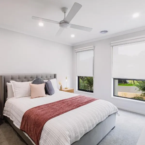 Relaxing Coastal Charm Retreat, hotel em Portarlington