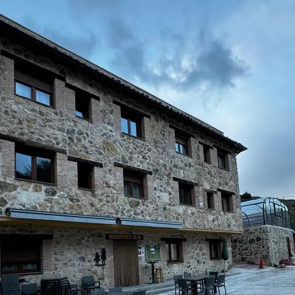 Casa rural Gerardo, hotel v mestu Armallones