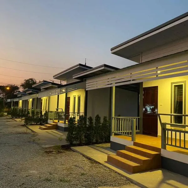 โรงแรมบ้านสวนวินเทจ, hotel din Ban Nam Mong