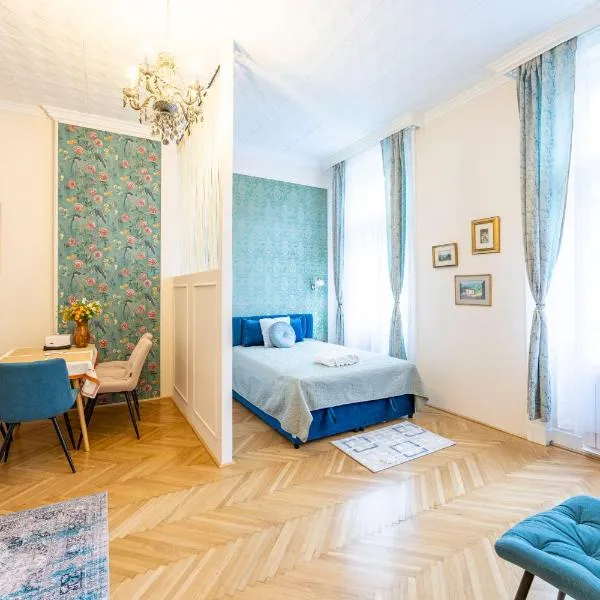 Deluxe Home in Art Nouveau House- with GARAGE, hotel in Budapest