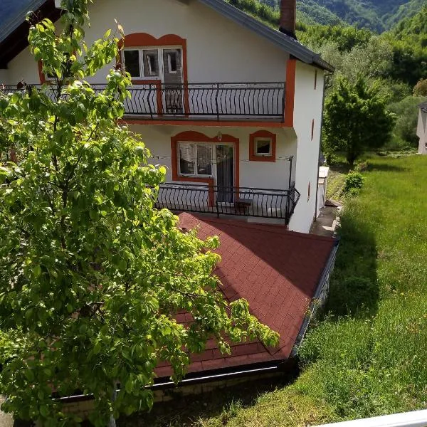 Apartment with two bedrooms, ξενοδοχείο σε Glogošnica
