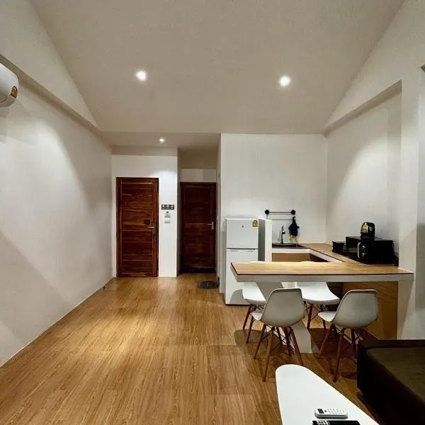 Minimal2 MaeHaad, hotel in Koh Tao