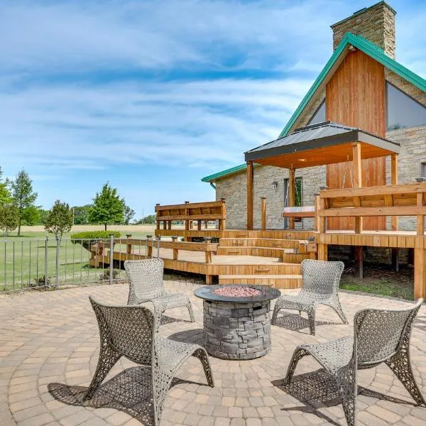 Hornersville Vacation Rental with Private Pond!, hotel en Hornersville