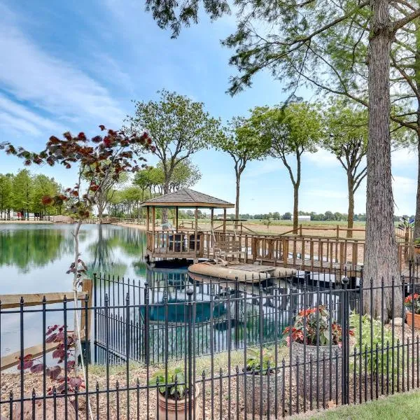 Hornersville Vacation Rental w/ Private Pond!, hotel em Hornersville