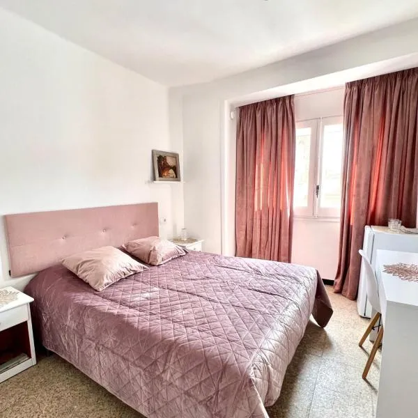 Escondite central con terraza compartida en la azotea, hotell sihtkohas Roses