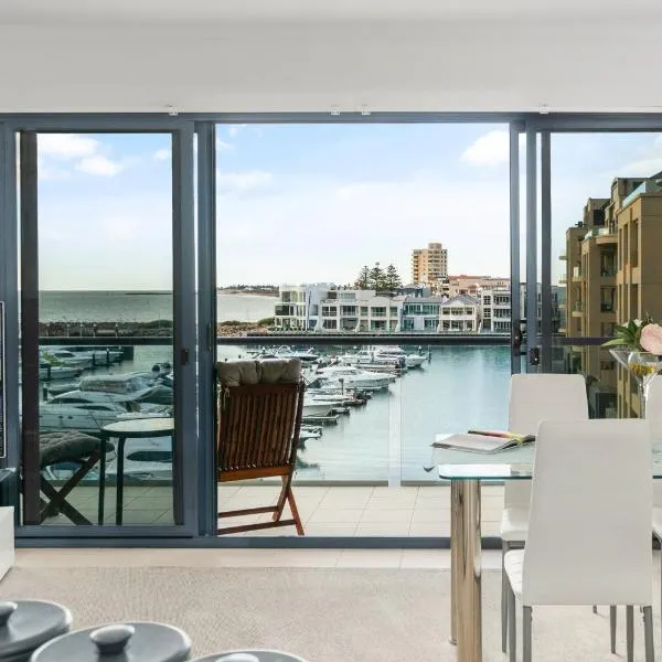 Marina Views Free Parking Beachside & Seaview, hotel in Glenelg