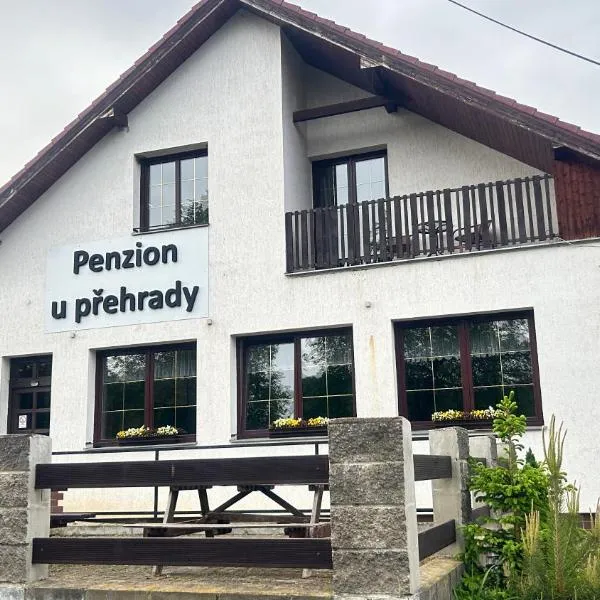 Penzion u přehrady, hotel di Štěchovice